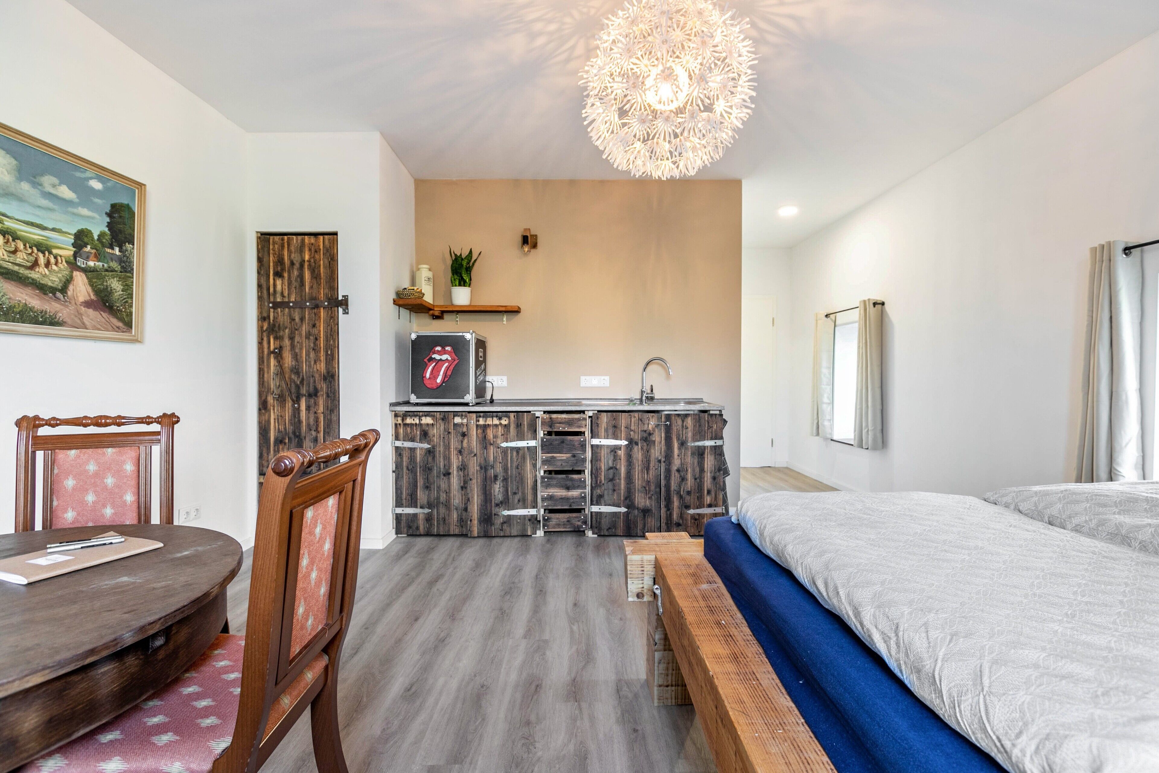 1 bedroom, free WiFi, bed sheets