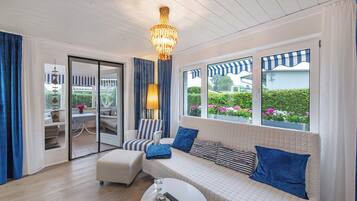 Fernseher, Tischtennisplatte