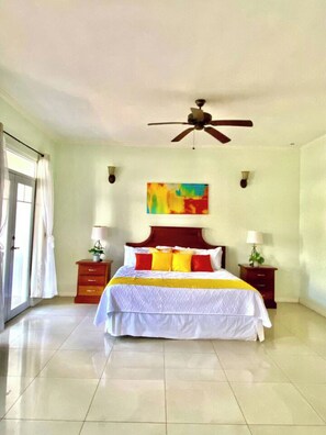 3 bedrooms, desk, iron/ironing board, free WiFi