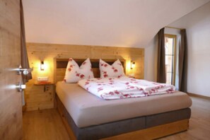 3 bedrooms, travel cot, bed sheets - Holiday home in Salzburg with sauna (Weißpriach)