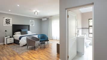 11 bedrooms, desk, iron/ironing board, WiFi