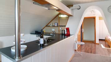 Refrigerador, horno, placa de cocina, lavavajillas