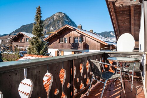 Ferienwohnung 'Carlina' mit Bergblick, Balkon und Wi-Fi