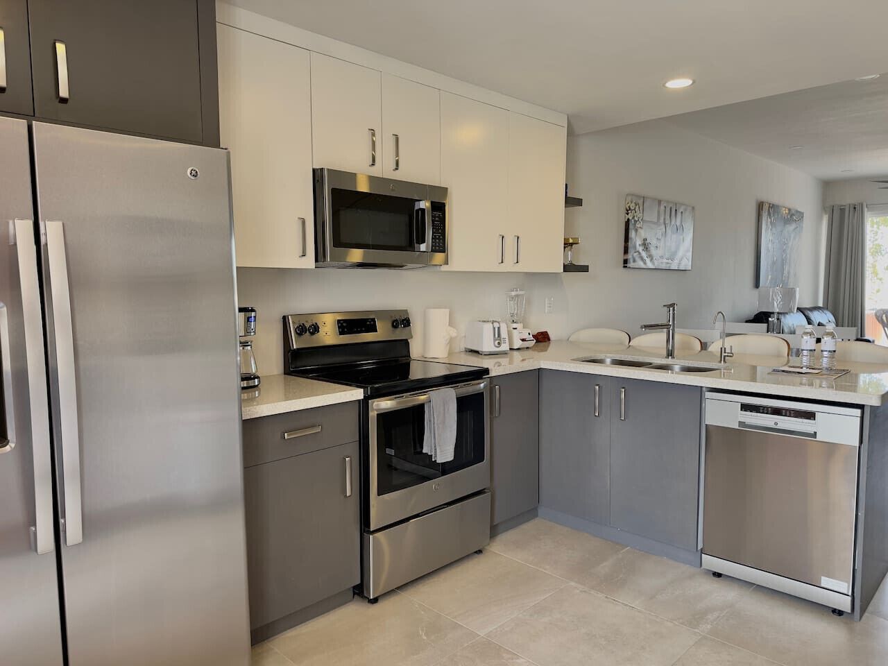 冰箱、微波炉、烤箱、炉灶