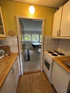KylskÄp, mikrovÄgsugn, ugn och spishÀll