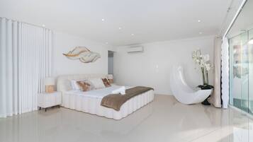 5 bedrooms, iron/ironing board, WiFi, bed sheets