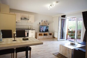 Four à micro-ondes, surface de cuisson, lave-vaisselle