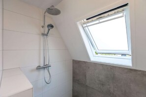Shower - Holiday Home in Plasmolen near Lakes (Plasmolen)