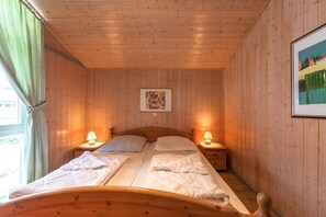 2 chambres, lit de bébé portatif