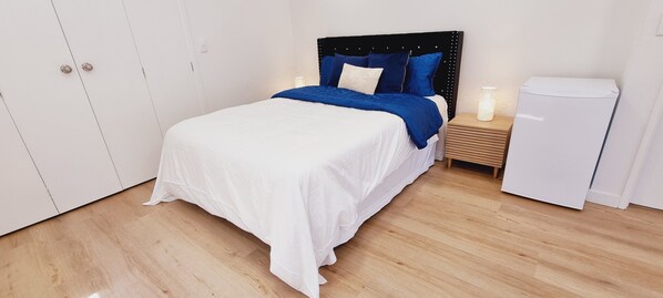 1 室のベッドルーム、WiFi、ベッドシーツ