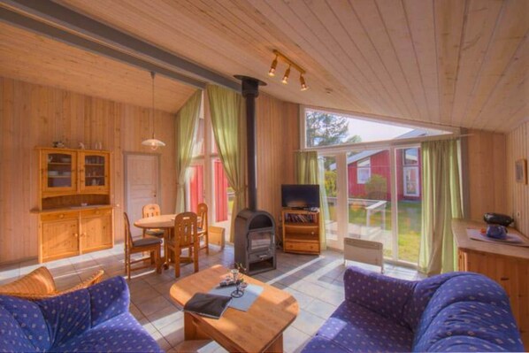 Smart TV, fireplace - Ferienhaus mit Sauna im Ferienpark Mirow (Granzow)