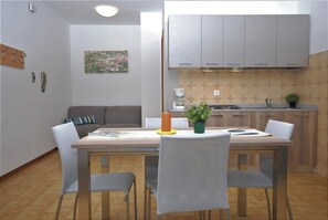 Dining - Modern, bright and stylish studio apartment (Lignano Sabbiadoro)