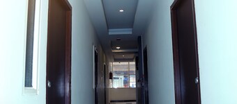 MR DWELL  HOTEL AIRPORTZONE