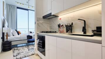 Frigorifero, microonde, forno, macchina per tè/caffè