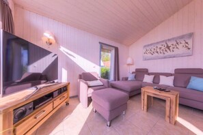 Smart TV, fireplace - exklusives skandinavisches Ferienhaus (Rechlin)