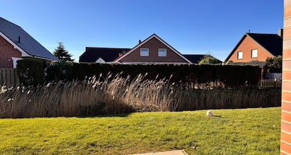 Ferienhaus mit viel Platz in Burhave