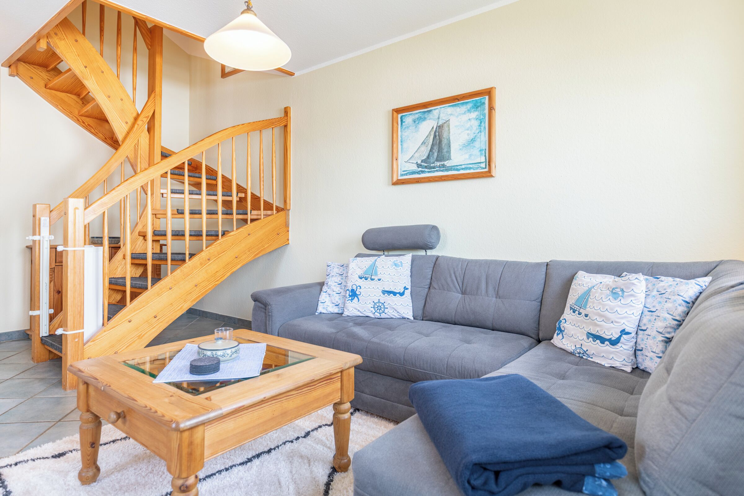 TV, DVD player, books, stereo