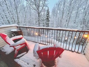 Property grounds - Small Cabin, Big Comfort. Ski-in/Ski-Out, Hike, Bike & Chill. Hot Tub & Sauna. (Kimberley)