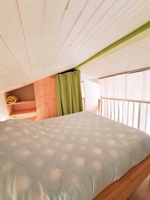 2 bedrooms, iron/ironing board, travel crib - Ocean Garden ~ Near Beach & Casino, Pool (Vaux-sur-Mer)