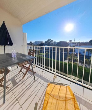 Outdoor dining - Ocean Garden ~ Near Beach & Casino, Pool (Vaux-sur-Mer)