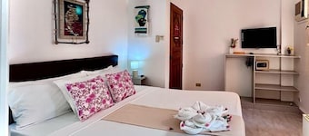 Moonlight Breeze Inn