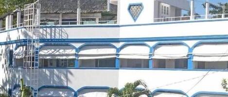 Fachada de la propiedad