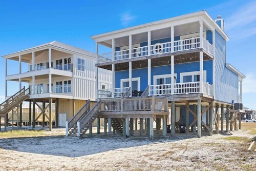 Family Beachfront 5BR Home On Dauphin Island, Hot Tub!