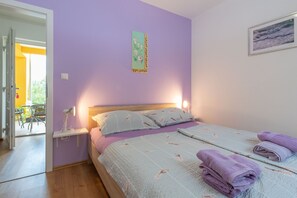 1 bedroom, free WiFi, bed sheets