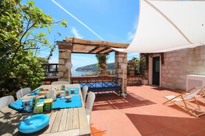 Outdoor dining - CASA ROSALIE VI4442 By Riviera Holiday Homes (Villefranche-sur-Mer)