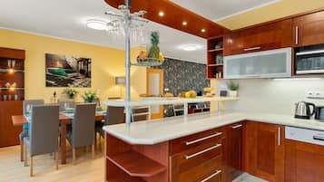 Microwave, oven, dishwasher