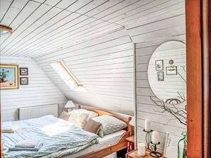 3 bedrooms, travel cot, free WiFi