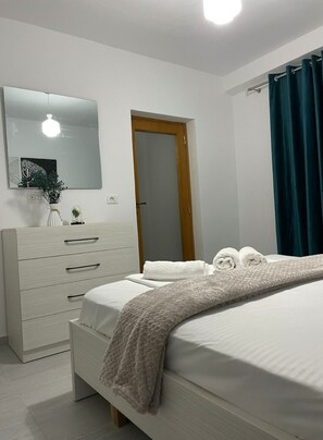 2 habitaciones, tabla de planchar con plancha y wifi gratis
