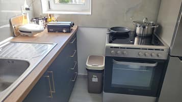 Oven, stovetop