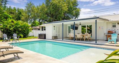 Luxury Pool Retreat near Siesta Key