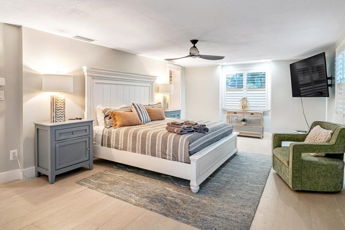 Classic Room | Premium bedding, iron/ironing board, travel crib, free WiFi
