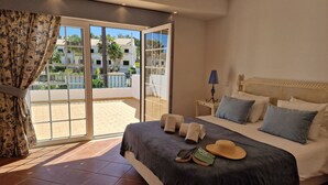 Unclassified image, 4 of 24, button - Beautiful private villa for 6 people with pool, WIFI, TV and patio (Praia Da Falesia)