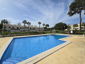 Pool - Stunning private villa for 6 guests with WIFI, pool, TV and patio (Praia Da Falesia)