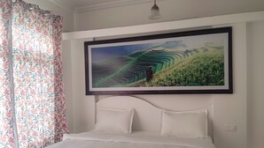 Habitación doble, balcón | Escritorio y wifi gratis 