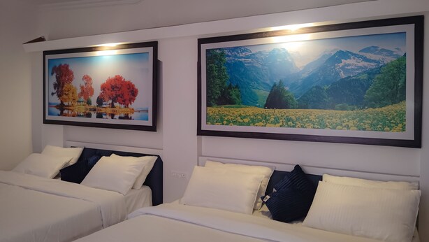 Habitación familiar con 1 cama matrimonial o 2 individuales, balcón | Escritorio y wifi gratis 