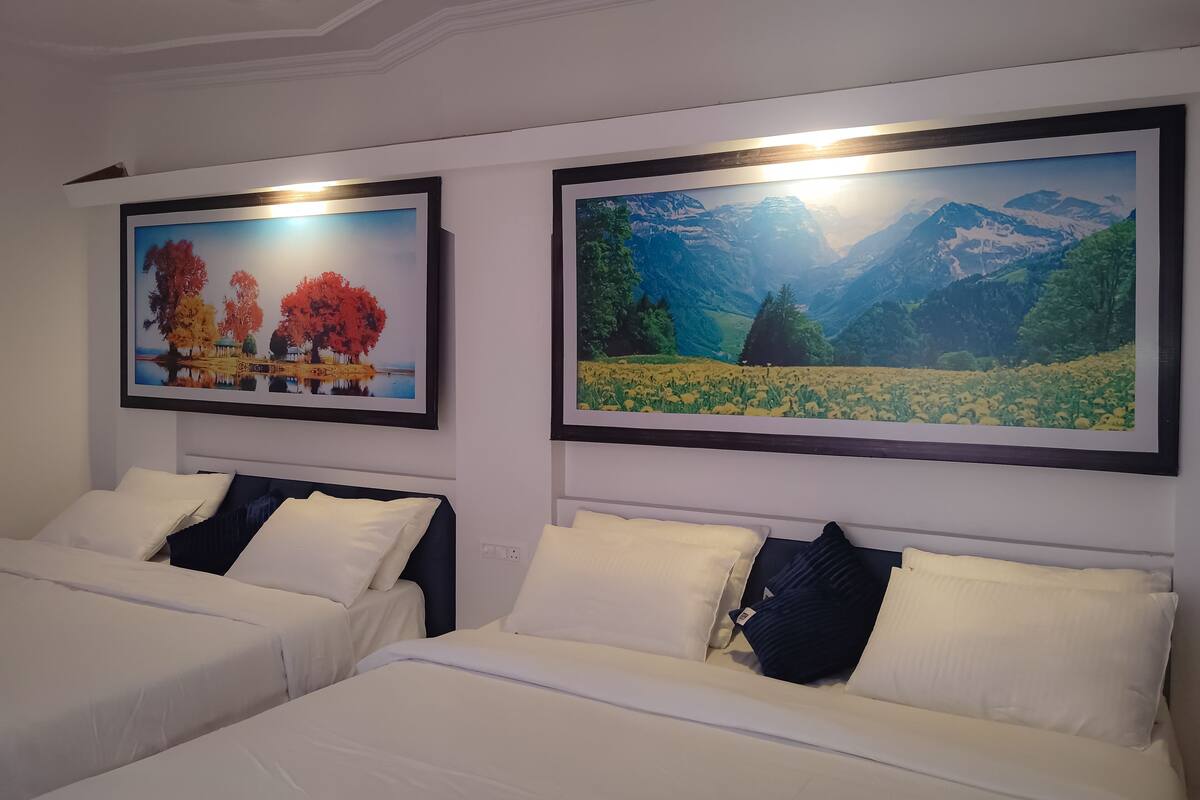 Habitación familiar con 1 cama matrimonial o 2 individuales, balcón | Escritorio y wifi gratis