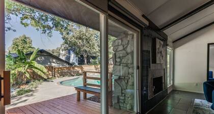 Luxury 5-Bed Heated Pool Oasis