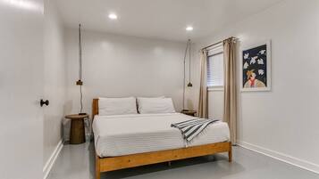 1 bedroom, iron/ironing board, travel crib, WiFi