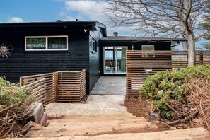 Exterior - Luxurious Retreat w/ Stunning Views | Sleeps 16 (Birmingham)