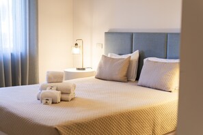 Bügeleisen/Bügelbrett, kostenloses WLAN, Bettwäsche