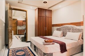 1 habitación, tabla de planchar con plancha y wifi 