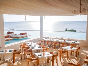 Restaurant - Le Saint Tropez (Kidoti)