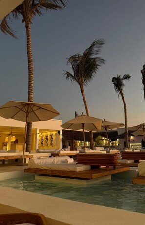 Exterior - Le Saint Tropez (Kidoti)