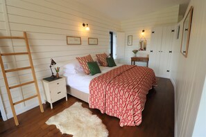 2 bedrooms, iron/ironing board, WiFi, bed sheets - The Sea View Pavilion (Llantwit major)