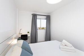 Iron/ironing board, free WiFi, bed sheets
