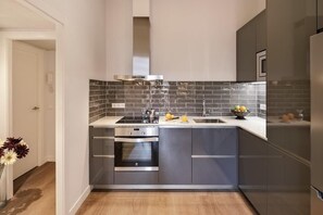 Fridge, microwave, oven, stovetop